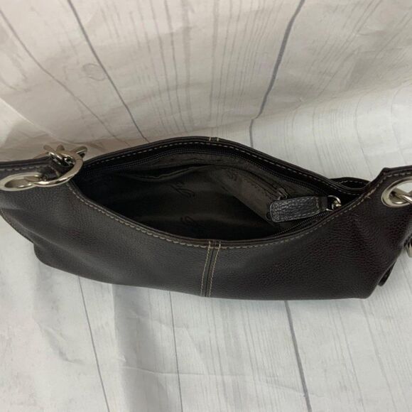 31. Fossil Black Leather Small Handbag - Picture 3 of 4